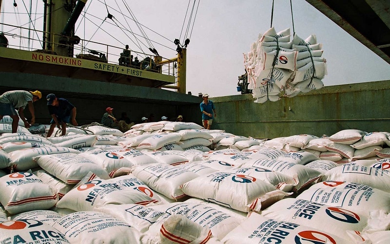 Transporting Chinese goods to Vietnam via sea